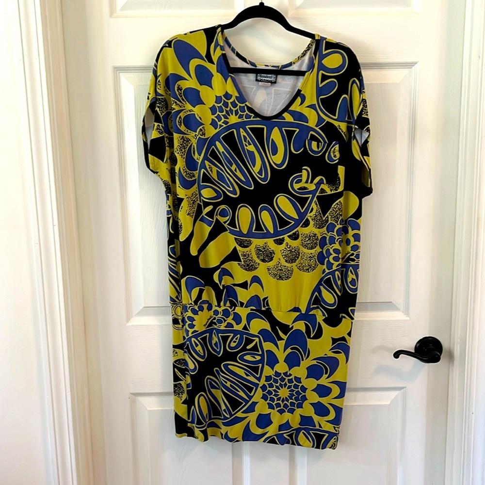 Vintage Manuhealii Dress. Size XL. Black, blue, & yellow